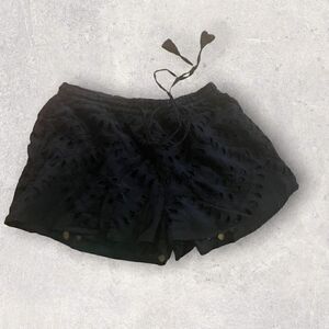 Love Sam | EUC Women’s Navy Blue Eyelet Shorts Size XS